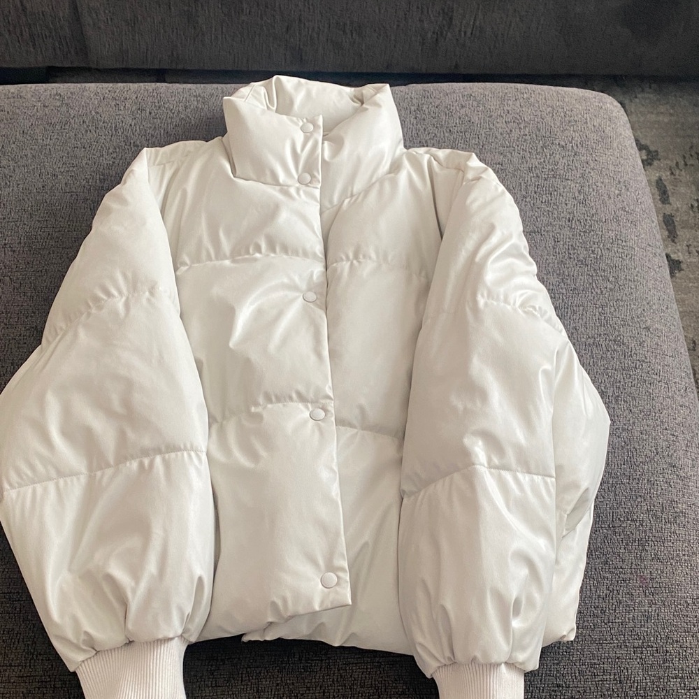 American Eagle Outfitters Cream Puffer Jacket